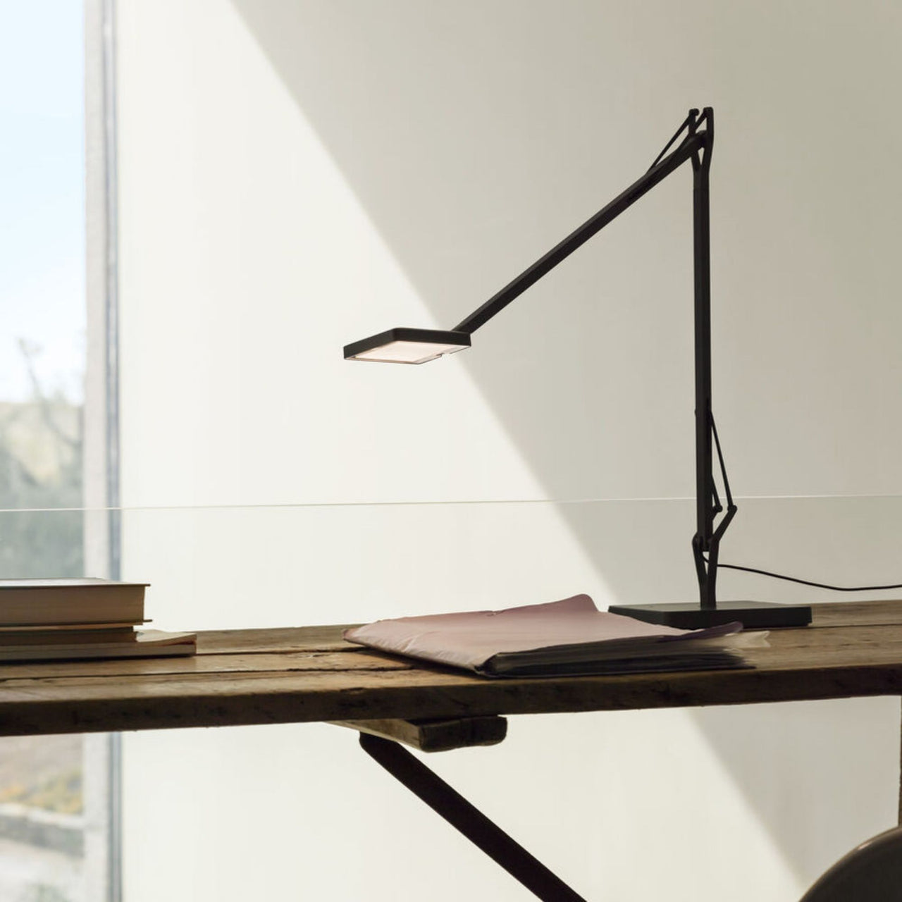 Kelvin Edge Base Lamp