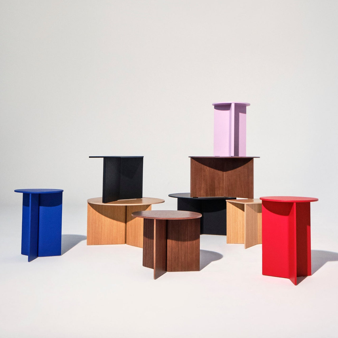 Slit Walnut Table, Round Low Ø45