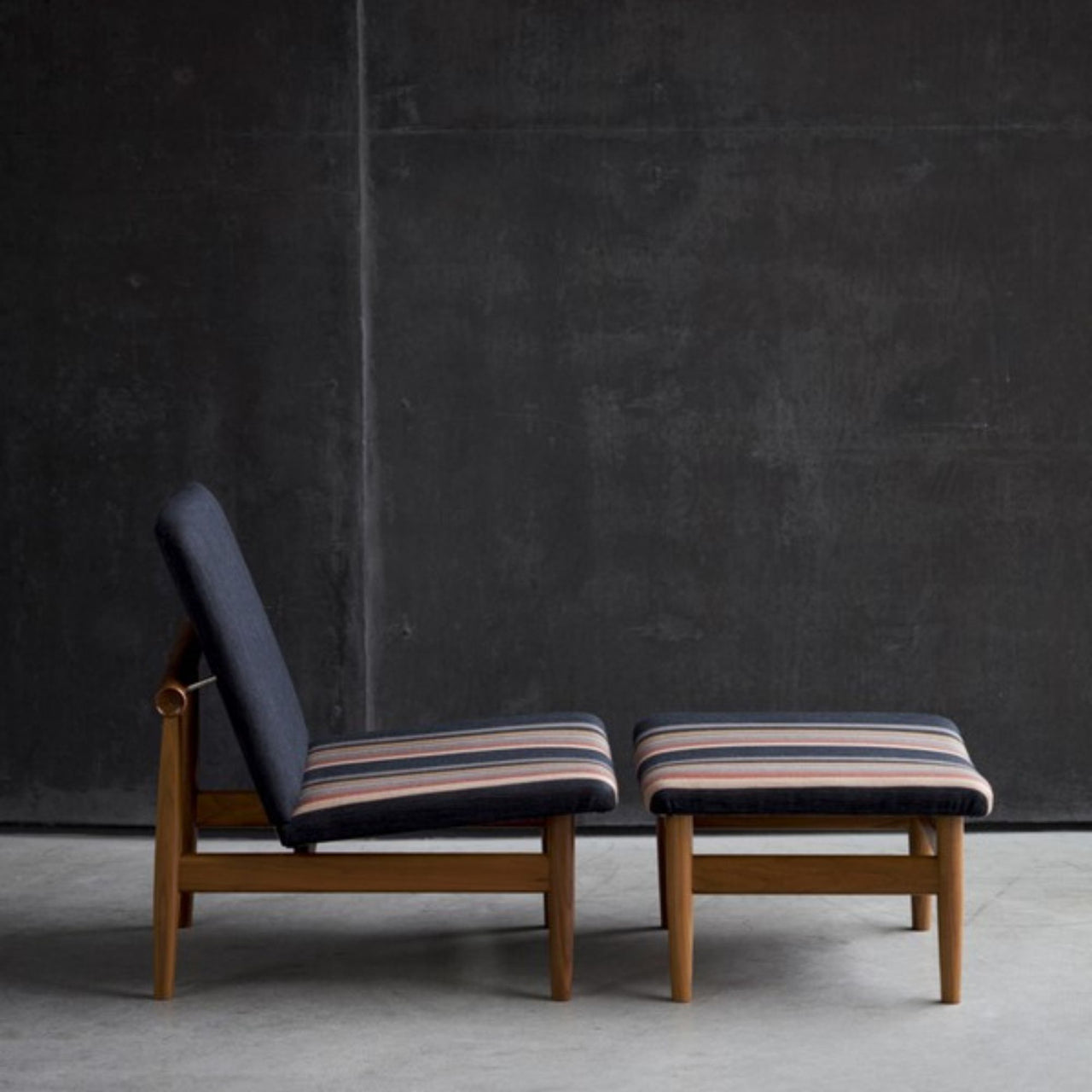 The Japan Footstool