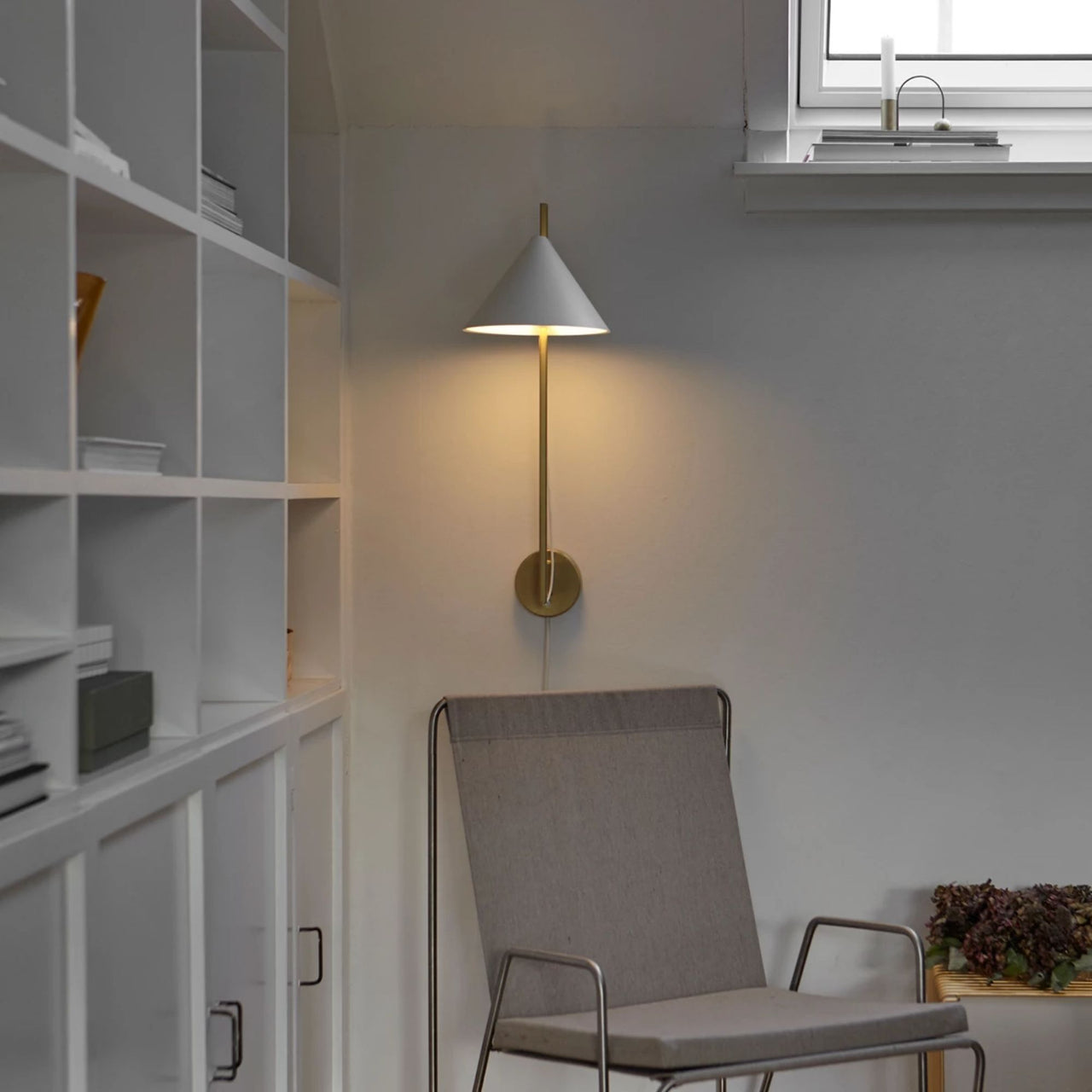 Yuh Wall Lamp