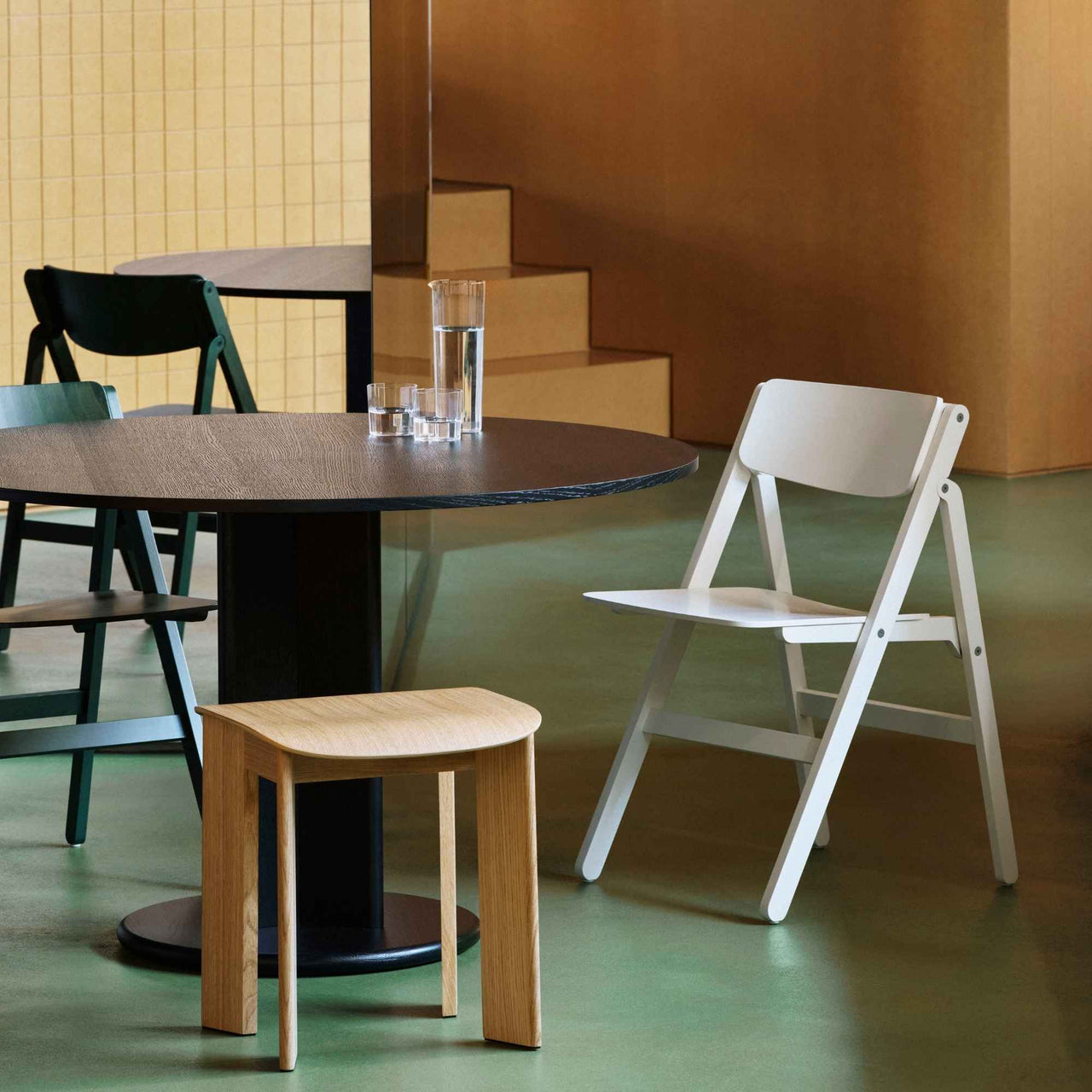 Chisel 30 Bar Stool Low, Upholstered