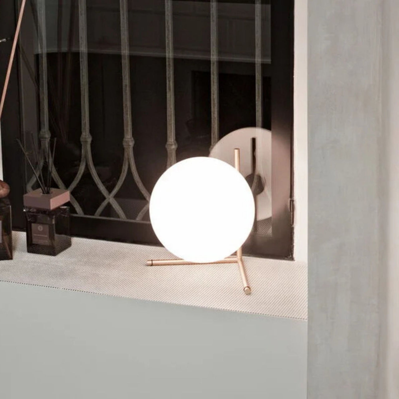IC Lights Table 2 Lamp