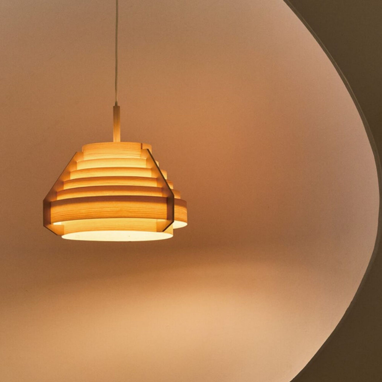 Jakobsson Pendant, Φ440