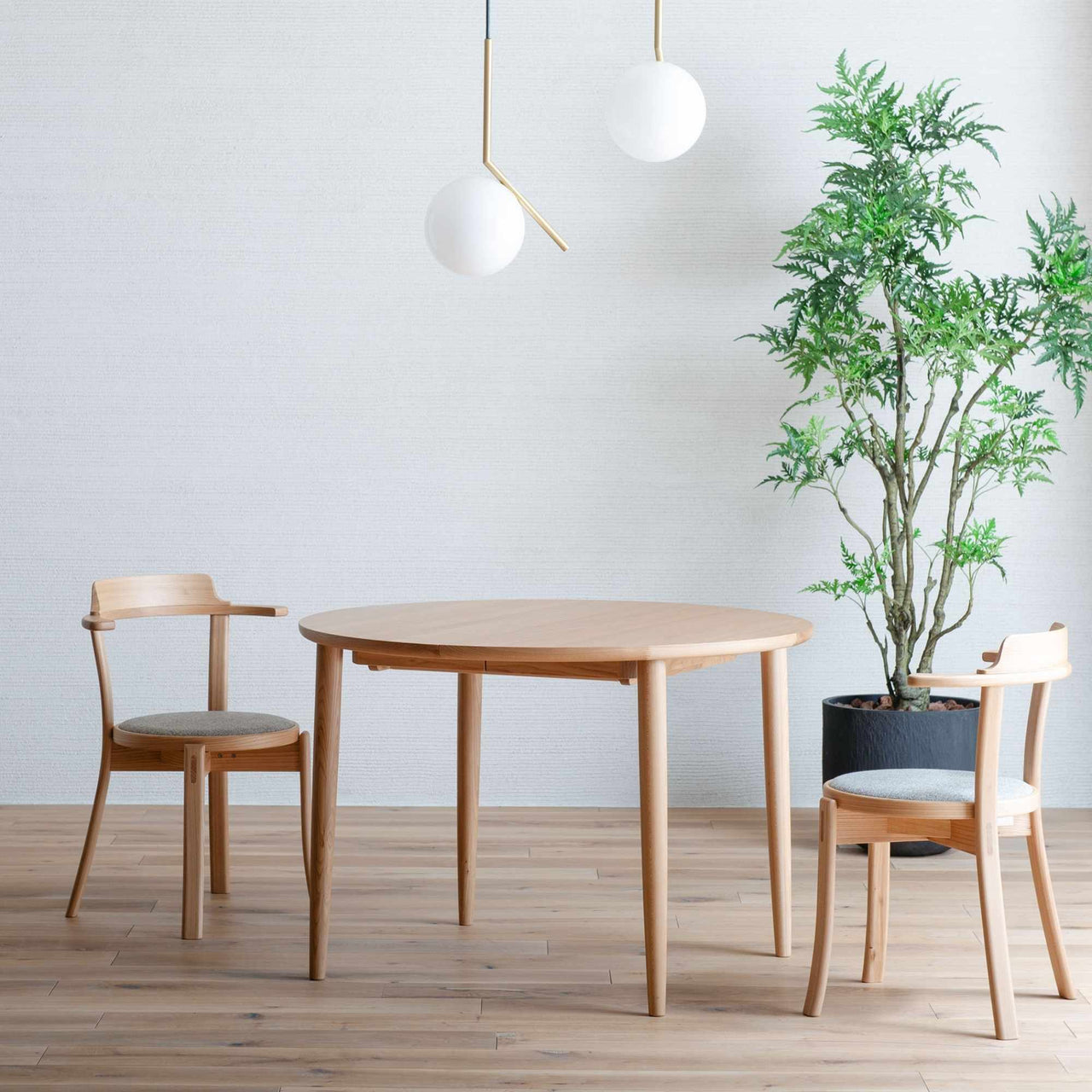 MOM Extendable Dining Table, Ø105
