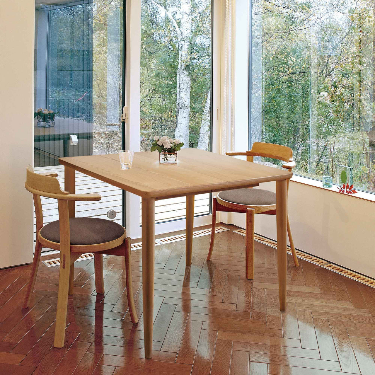 MOM Extendable Dining Table, Ø90