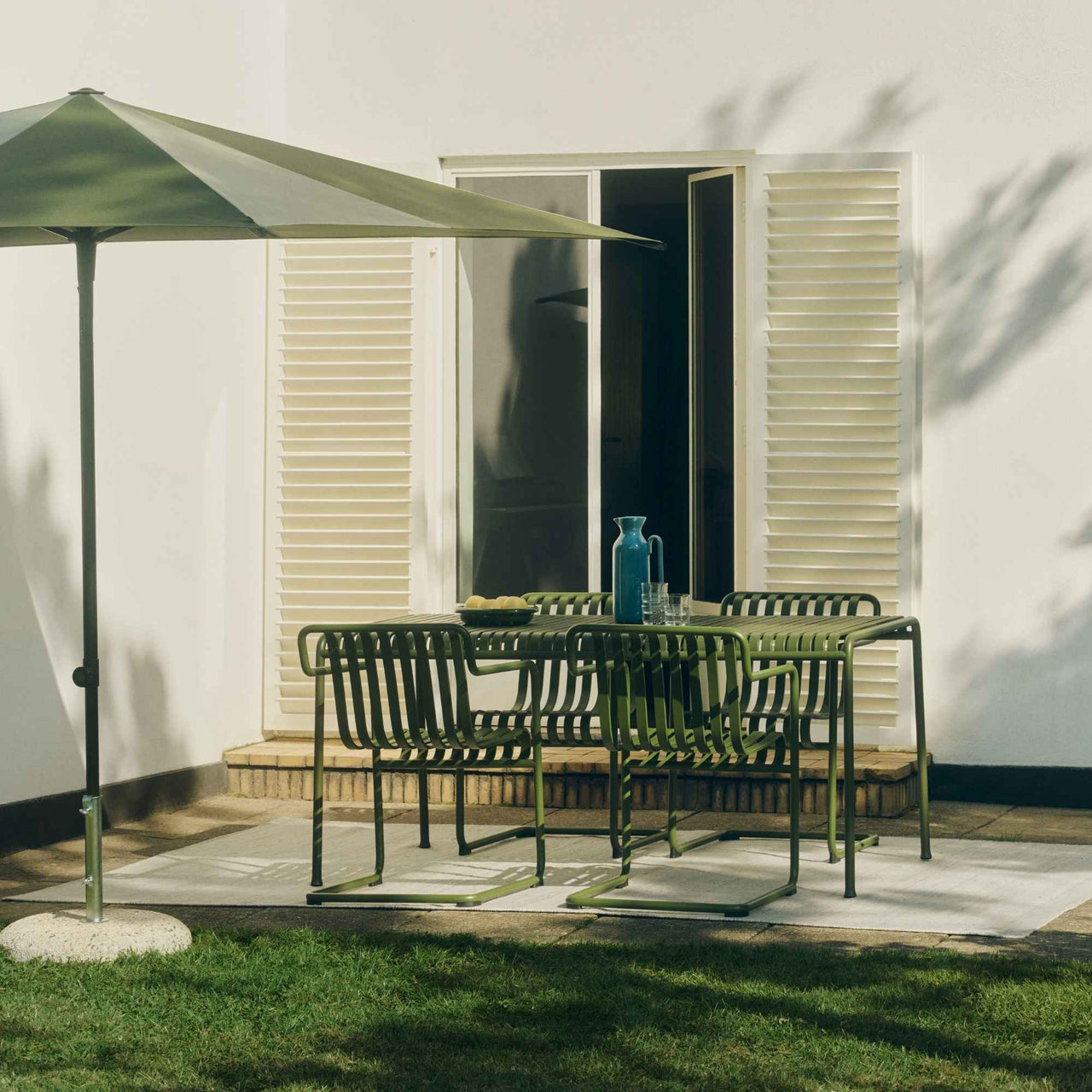 Palissade Cantilever Dining Armchair